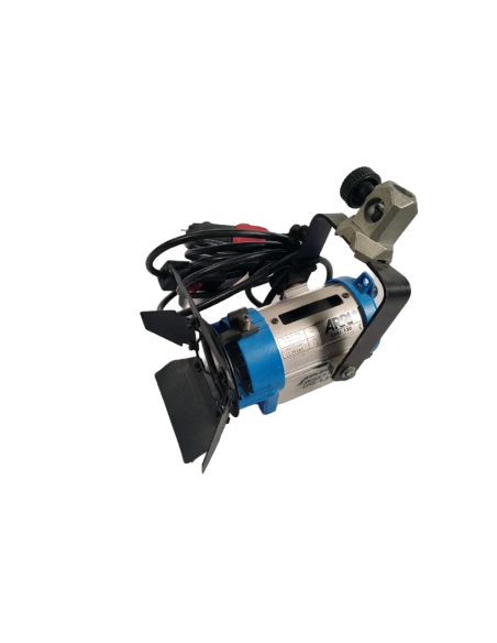 ARRI 150 W Prijenosni lagani Fresnelov reflektor