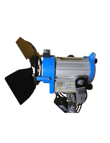 ARRI 150 W Prijenosni lagani Fresnelov reflektor